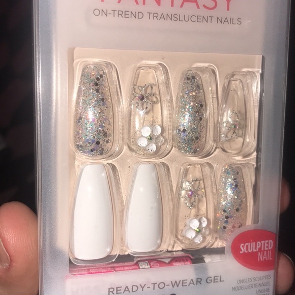 β¨πKiss Jelly Fantasy White Flower Nailsπ
π»β¨ - Picture 10 of 13